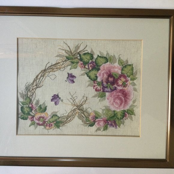 Beautiful Cross stitch needle art flowers heart matted framed good condition - Picture 2 of 7